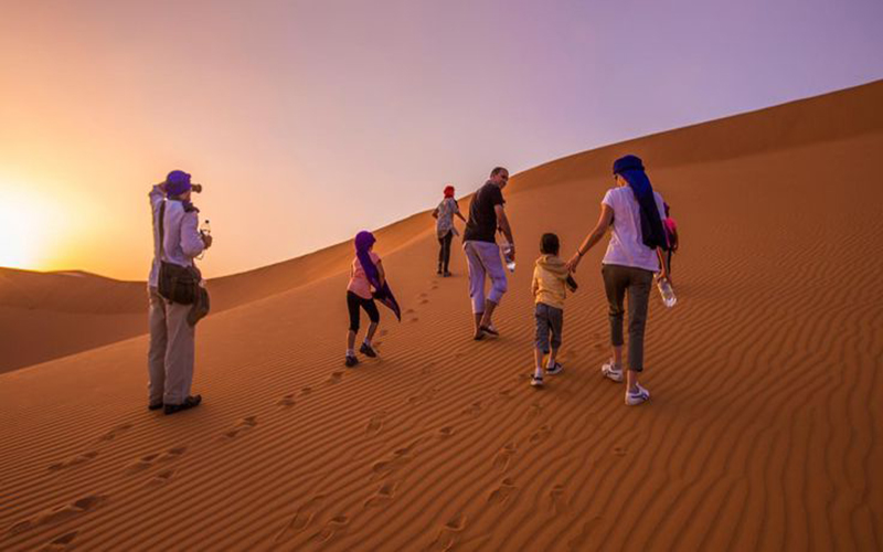 FAMILY DESERT HOLIDAY WITH KIDS